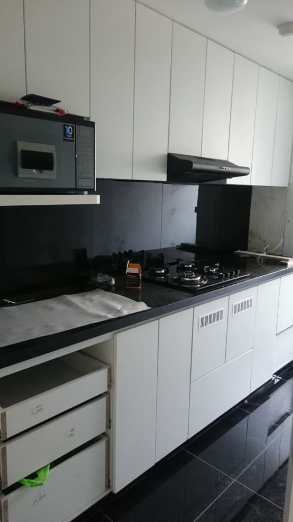 cocina de melamina blanca